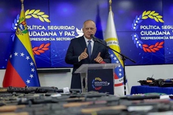 El ministro del Interior anuncia una gran marcha oficialista en vísperas de la investidura de Maduro