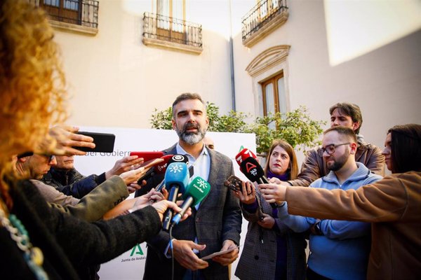 Andalucía dice que la Administración sufrague todas las medidas para que el arrastre faene 130 días