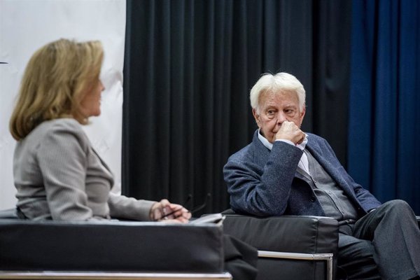 Felipe González recrimina a la UE su postura 