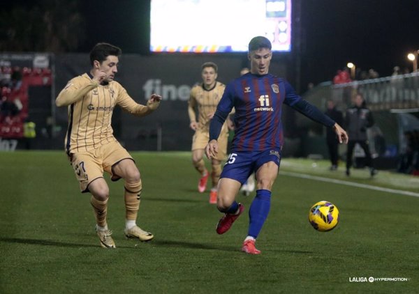 (Crónica) El Eibar remonta y deja tocado al Eldense