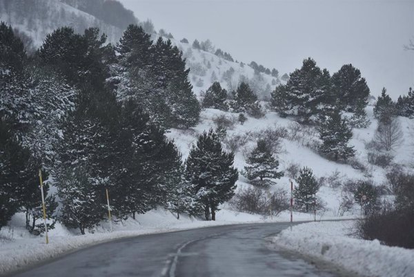 El frío mantiene en aviso a más de media España, con mínimas de hasta -10ºC en zonas del interior