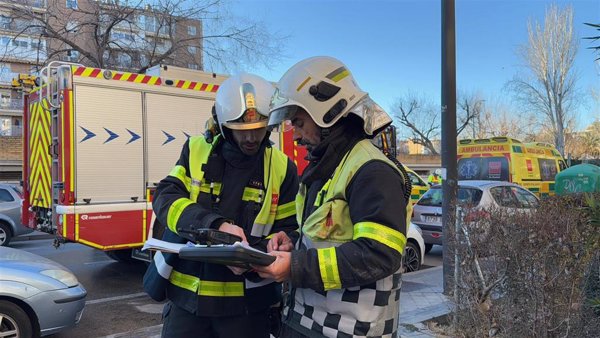 Mueren dos hermanos en el incendio de una vivienda en Móstoles (Madrid) y el padre resulta intoxicado leve
