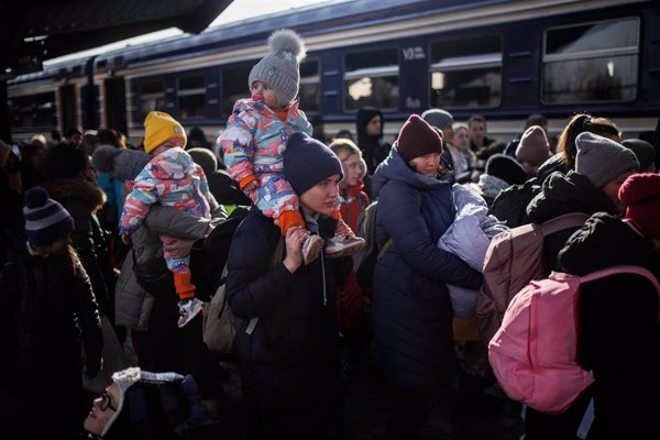 La UE destinará en 2025 más fondos humanitarios a Ucrania y reduce la partida para África