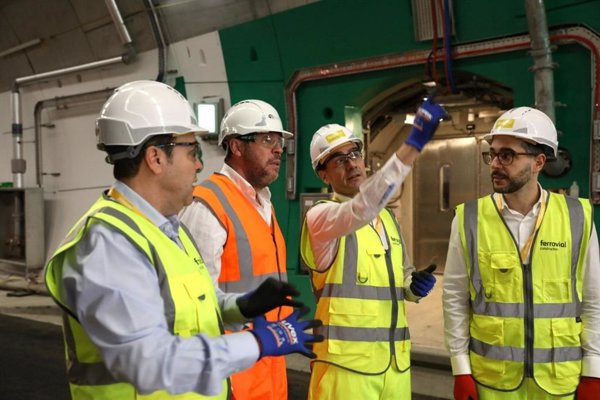 Óscar Puente visita la obra del nuevo túnel del Támesis, con un presupuesto de 1.400 millones