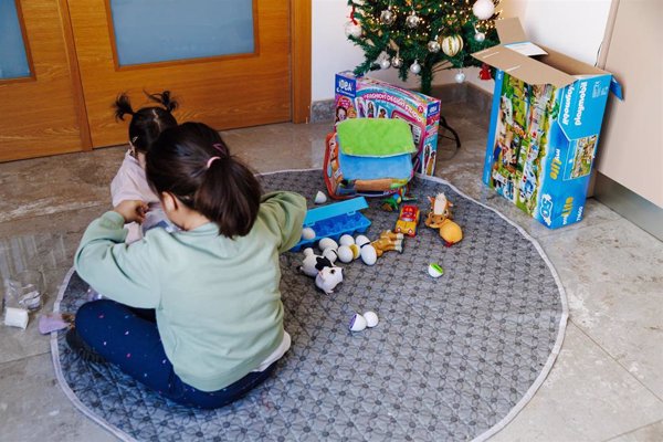 El 41,4% de los españoles recibe regalos de los Reyes Magos y un 16,9% de Papá Noel, según el CIS