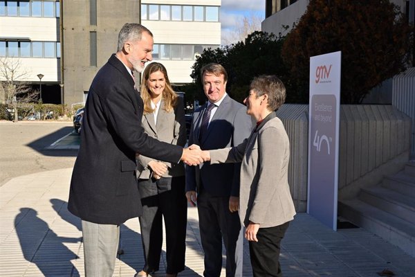 El rey Felipe VI visita la multinacional tecnológica española GMV con motivo de su 40 aniversario