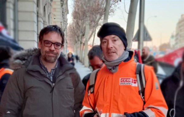Trabajadores de Actren se manifiestan por el bloqueo del convenio y los recibe el nuevo presidente de Renfe