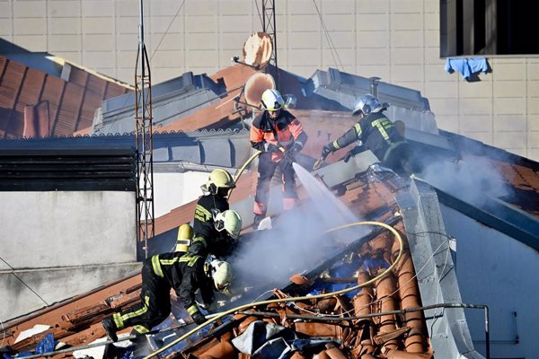 El herido en el incendio de Santander permanece ingresado en la UCI con pronóstico grave