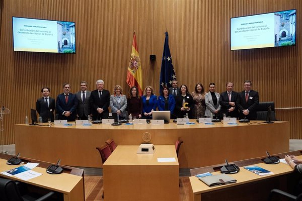 Los flujos turísticos favorecen el acceso a servicios básicos en los municipios más visitados, según Competur