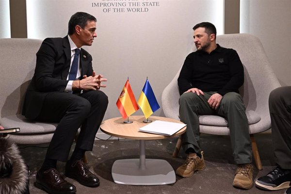 Sánchez se reúne con Zelenski en Davos y le reitera su apoyo: 