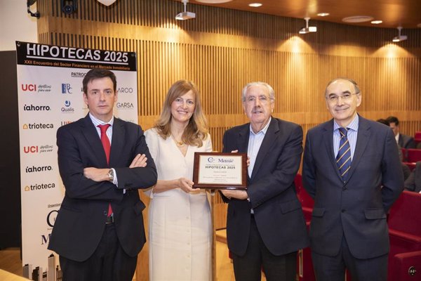 La hipoteca inversa de Santander y Mapfre recibe el premio 'Hipotecas 2025' otorgado por Cesine