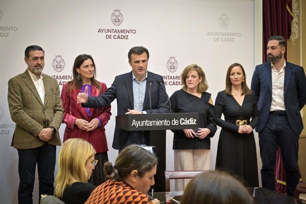 El alcalde de Cádiz denuncia ser víctima de un bulo