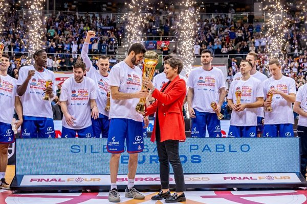 El Silbö San Pablo Burgos remonta para conquistar el primer título de la Copa España