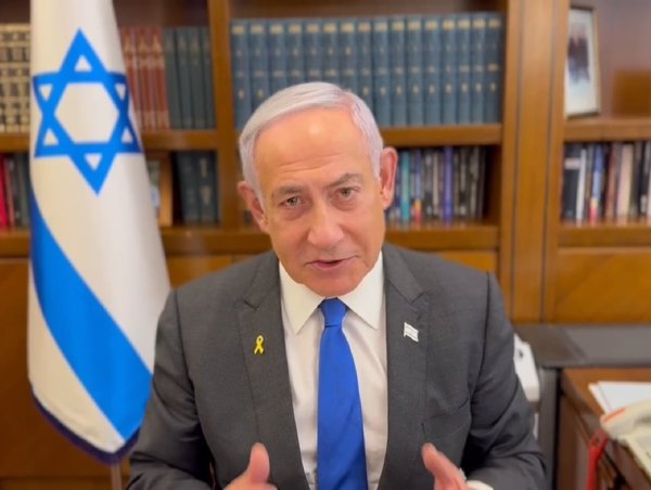 Macron insta a Netanyahu a retirar a las fuerzas israelíes del sur de Líbano según lo pactado