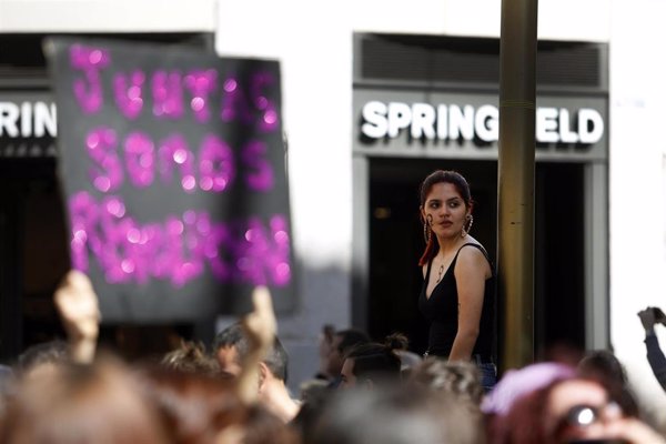 El Instituto de las Mujeres lanza la aplicación 'Línea OIM' para interponer quejas por contenidos sexistas