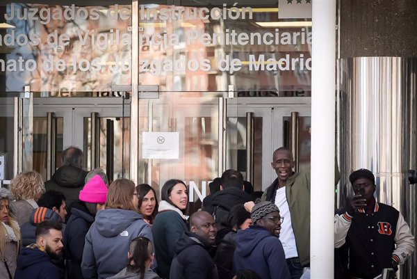 El CEP defiende su querella contra Mbayé (Podemos) tras su citación judicial: 