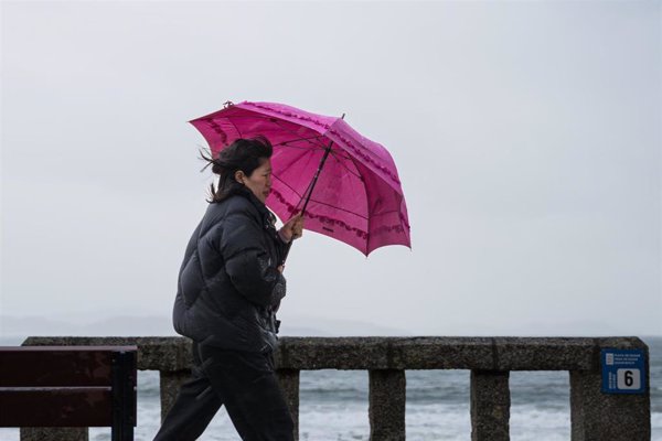 'Ivo' llega con fuerza a Galicia: más 50 incidencias, con lluvias, tormentas y vientos de 166,5 km/h en Viveiro