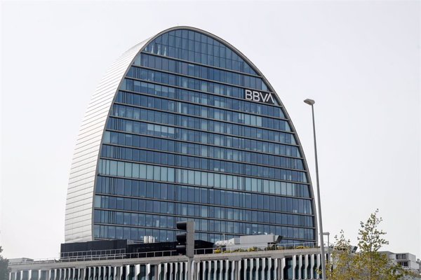 BBVA prevé un aumento de un dígito del crédito en España para 2025, pero una leve caída del margen de interés