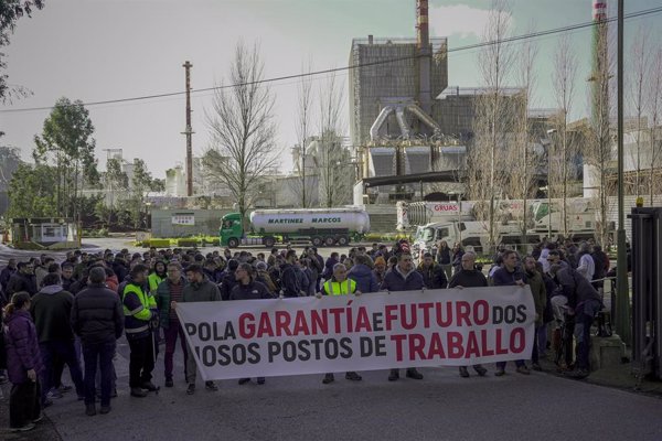 Los trabajadores de Ence paran la fábrica de Pontevedra con su jornada de huelga, según los sindicatos