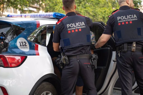 Detenida una cuidadora por el hurto de 5.000 euros a una pareja de ancianos en Tivissa (Tarragona)