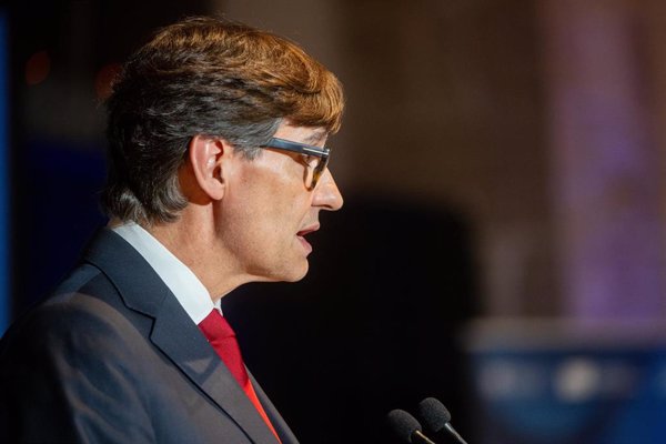 Almeida duda de que a Cataluña le vaya a ir bien con Illa y 