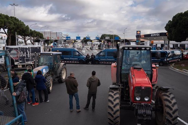 Los agricultores catalanes harán asambleas este lunes tras llegar a un acuerdo con la Generalitat