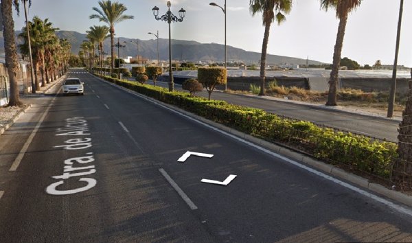 Un ciclista muere atropellado por un turismo en Roquetas de Mar (Almería)