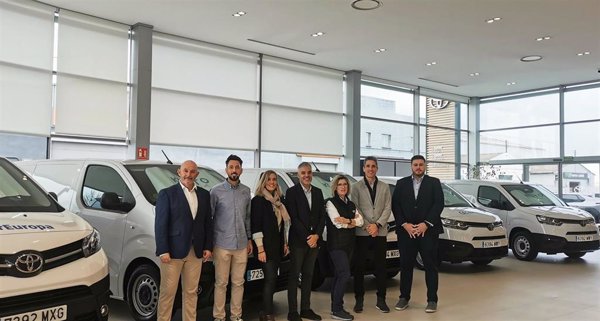 Toyota España comienza la renovación de la flota de 53 vehículos de la marca para Air Europa
