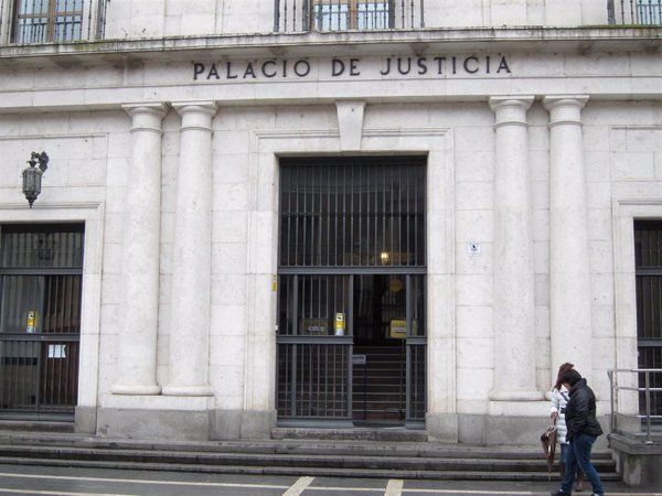 Petición de 21,5 años al Dominican Don't Play acusado de dar un machetazo a un Trinitario en un locutorio de Valladolid