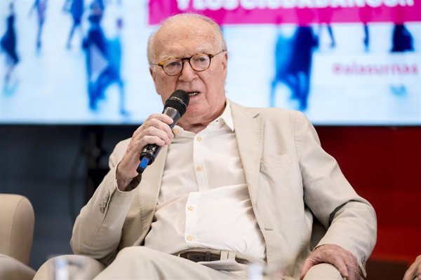 TVE estrenará la serie documental 'La conquista de la democracia', dirigida por Nicolás Sartorius