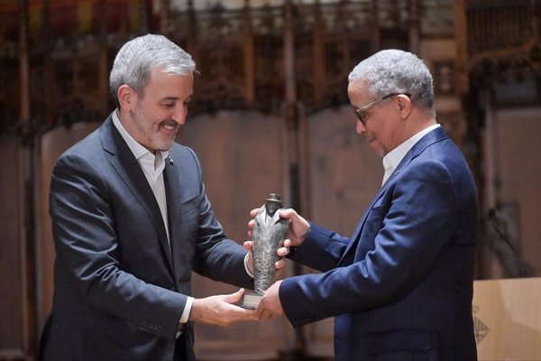 Yasmina Khadra recibe el Premio Pepe Carvalho y defiende que la novela negra 