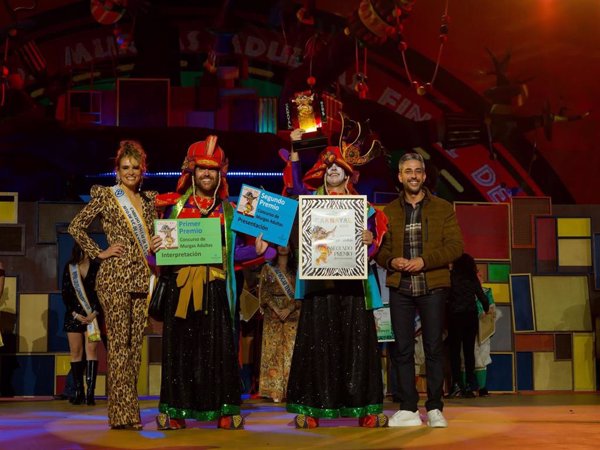 'Trapaseros' se hace con el primer premio de Interpretación del concurso de Murgas de Santa Cruz de Tenerife