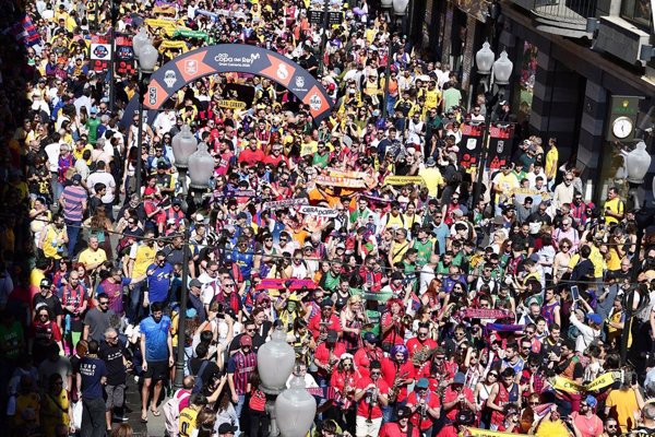 Las Palmas celebra un épico encuentro de aficiones en la Copa del Rey