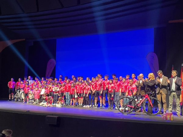 Vicioso apadrina la presentación del equipo 'Entrenamiento ciclismo' en Torrelodones