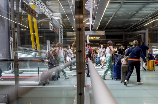 La Policía detuvo en Barajas al productor 'Torbe' por una denuncia por presunta agresión sexual