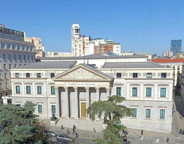 La Comisión de Justicia del Congreso ratifica el nombramiento de Lorenzo Cotino como presidente de la AEPD