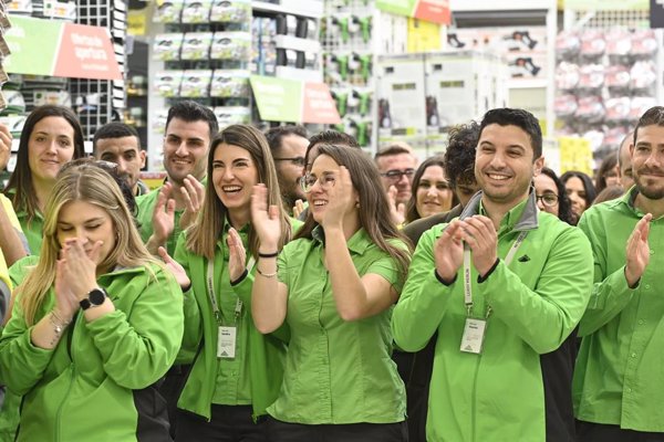 Leroy Merlin España repartirá 64,3 millones en 2025, un 15% más, entre sus más de 18.000 empleados