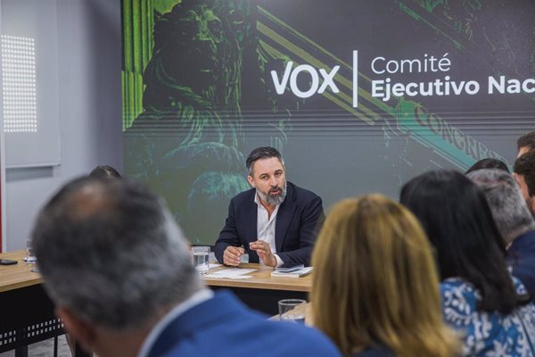 Cargos y excargos críticos con la Ejecutiva de Vox se conjuran en Madrid para pedir una refundación