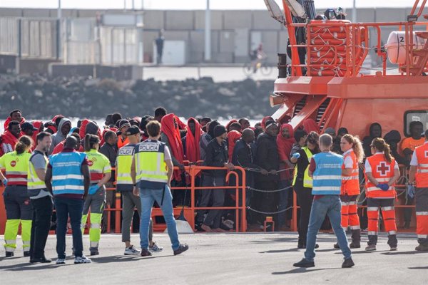 PP y Vox piden devolver al Gobierno sus leyes para determinar la edad de los menores migrantes