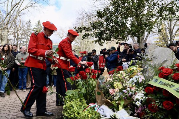 La Ertzaintza homenajea al ertzaina Jorge Díez Elorza, asesinado por ETA el 22 de febrero de 2000