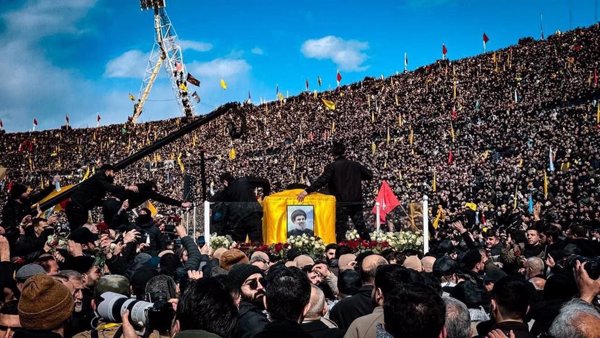 Decenas de miles de fieles asisten al funeral por el líder de Hezbolá Hasán Nasralá