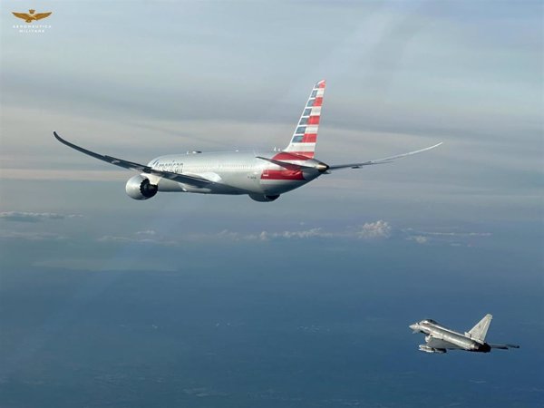 Aterriza de emergencia en Roma un avión escoltado por aviones militares tras una falsa amenaza de bomba