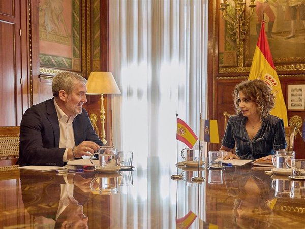 Clavijo y Montero se reunirán el 10 de marzo para abordar la distribución de menores migrantes y la agenda canaria