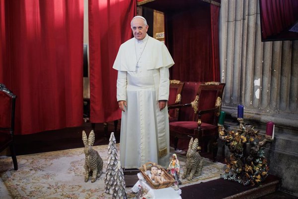 El Papa recibe al secretario de Estado del Vaticano y a su sustituto en su día 17 en el hospital