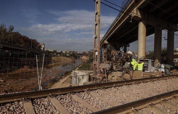 Generalitat estima que hacen falta 50.000 empleados especializados para la reconstrucción de zonas afectadas por la dana