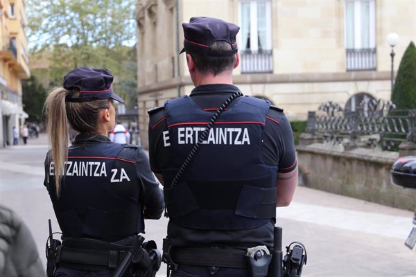 Oficiales de Guardia Civil recurren la cesión de competencias en puertos y aeropuertos a favor de Ertzaintza