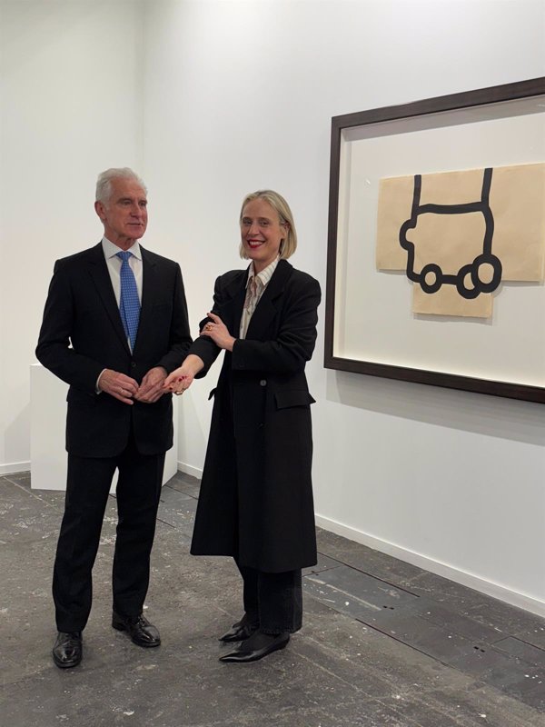 Arzalluz y Vidarte, directores del Guggenheim, visitan ARCO a un mes del relevo: