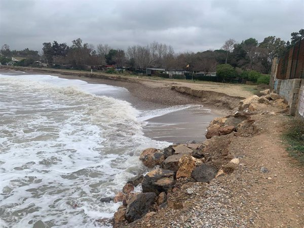 Asociaciones vecinales advierten de que las playas norte de Sagunt y Canet están 