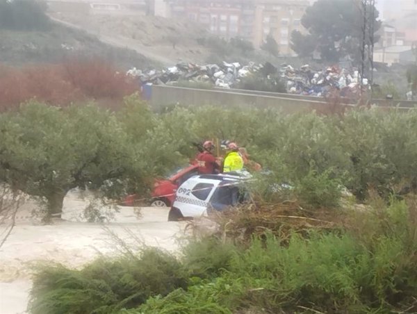 El 1-1-2 avisa a la población del riesgo de desbordamiento por la apertura de la Presa Argos (Murcia)