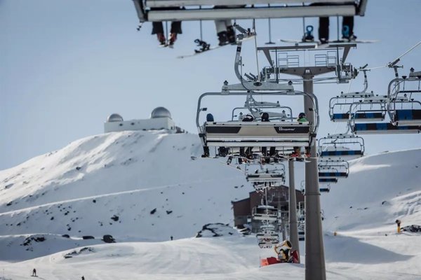 La asamblea de trabajadores de Cetursa Remontes desconvoca la huelga de Sierra Nevada para este sábado